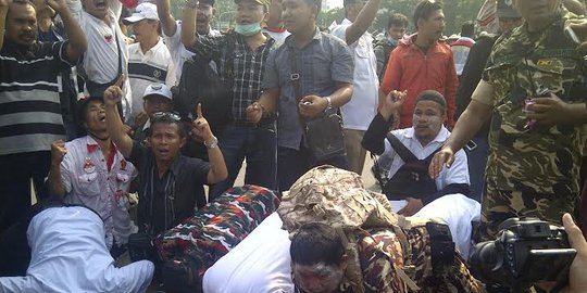 hoax massa prabowo sujud syukur rev4