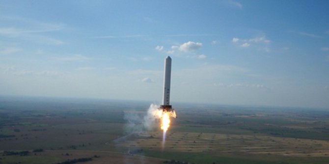 Roket  luar  angkasa  SpaceX meledak saat uji coba 