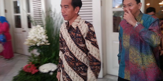Tak sempat ke acara Relawan Jokowi, Ahok ke acara kawinan