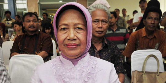 Ibu Jokowi harap Prabowo legowo & bantu anaknya bangun Indonesia