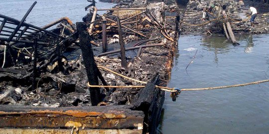 Arus pendek diduga penyebab kapal terbakar di Pulau Seribu