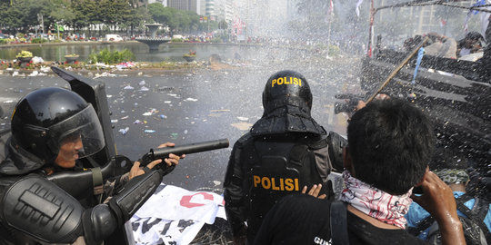 Pengakuan pendukung Prabowo ditembaki polisi sampai babak belur