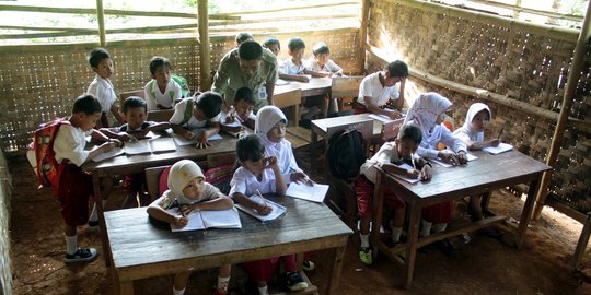 sekolah bagai kandang ayam rev1