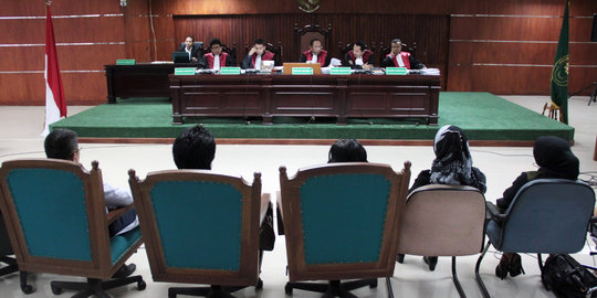 Saksi bikin nota tanggal mundur di kantor pengacara Syahrul