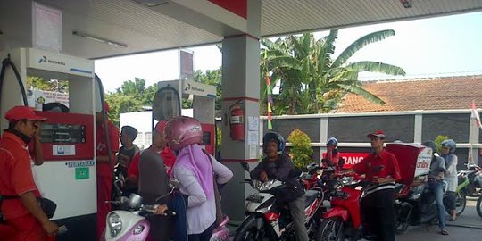 kota tegal ikut ngantre bensin eceran rev2