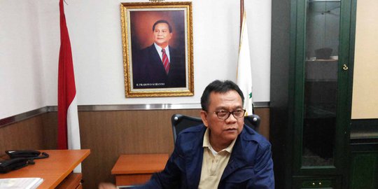 M Taufik baru pasang foto Jokowi di ruang kerjanya kalau ingat