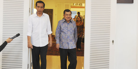 Jokowi-JK diminta tidak buru-buru naikkan harga BBM