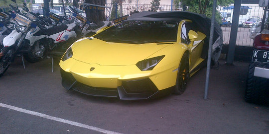 Polisi masih bungkam siapa pemilik Lamborghini yang ditilang