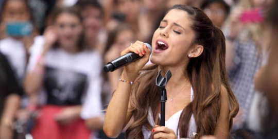 Ariana Grande ungkap pengalaman manggung paling memalukan