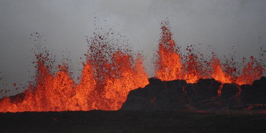 Dahsyatnya semburan lava Gunung Bardarbunga di Islandia