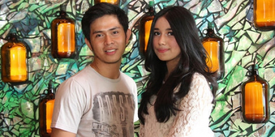 Cakra Khan PDKT penyanyi Baru?