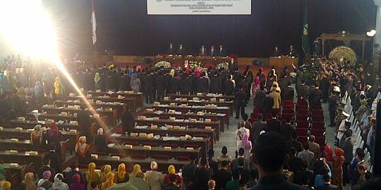 100 Anggota DPRD Jabar 2014-2019 resmi dilantik