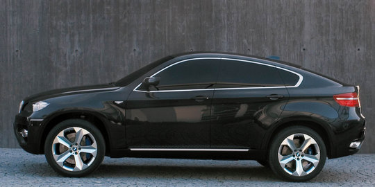 Sopir BMW X6 yang dibius di Citos diperiksa di Polsek Cilandak
