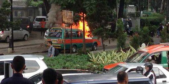 Angkot Cicaheum Ciroyom Bandung  Ludes Terbakar Otosia com