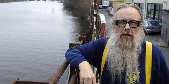 Klaus Zapf, jutawan nyentrik Jerman yang hobi hidup miskin
