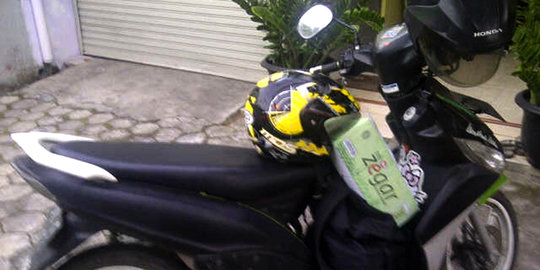 Maling ini nggak jelas, colong 1 HP, ninggalin 1 Yamaha Mio