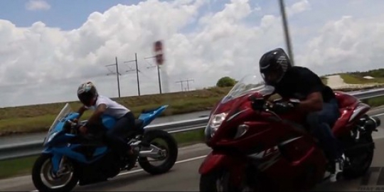 BMW S100RR dan Suzuki Hayabusa taklukkan Nissan 900Hp !