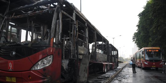 Teknisi Transjakarta terbakar: Saat diperiksa siap jalan semua