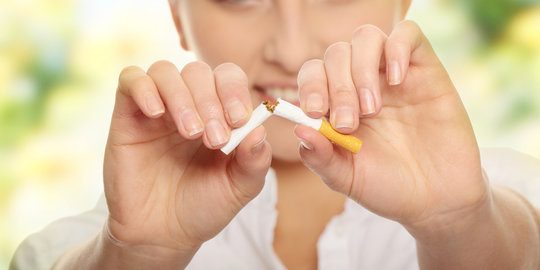 Hentikan kebiasaan merokok dengan 5 cara alami ini