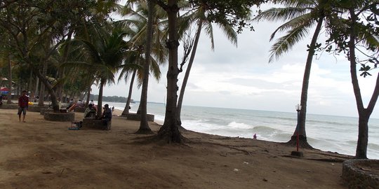 Ini tips agar tidak terjebak bayar mahal makan di warung Anyer