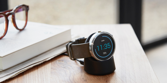Era smartwatch bundar dimulai, Moto 360 penuhi Youtube
