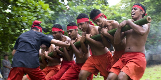 Tarian bambu gila warnai perayaan HUT Kota Ambon ke-439