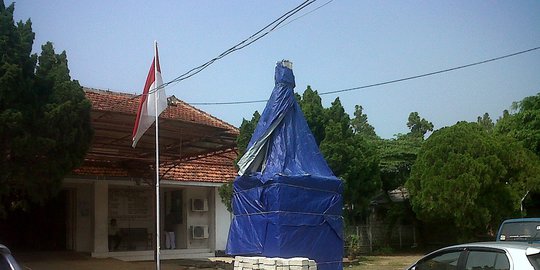 Dianggap Masalah Patung Patung Ini Dirontokkan Massa Merdeka Com