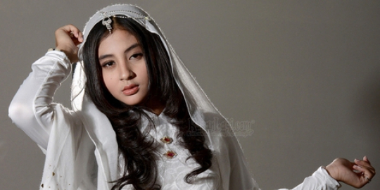 Margin, si kembaran Dewi Perssik jadi \'pengikut\' Nyi Roro Kidul