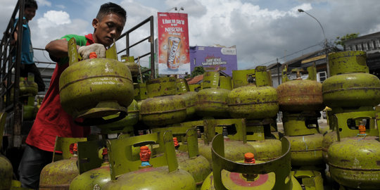 Harga gas 12 kg naik, sistem distribusi gas 3 kg tertutup