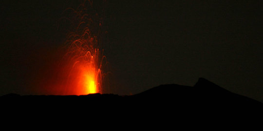 Dentuman Gunung Slamet bikin warga Banyumas panik