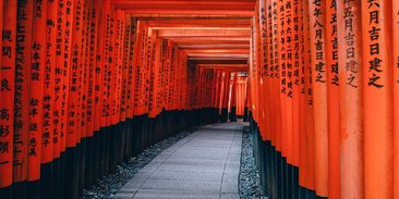 Fushimi Inari Taisha, kuil seribu gerbang di Memoirs of a Geisha