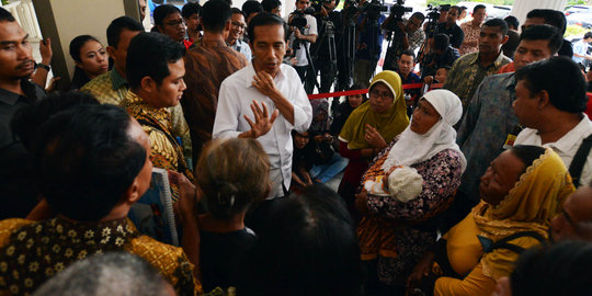 Jokowi nostalgia, panggil teman-teman masa kecil di pinggir kali