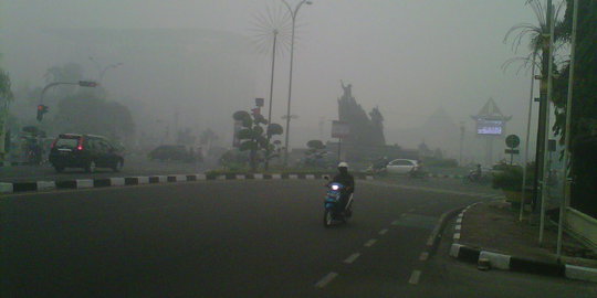 Kabut asap serang Sumatera, jarang pandang semakin turun