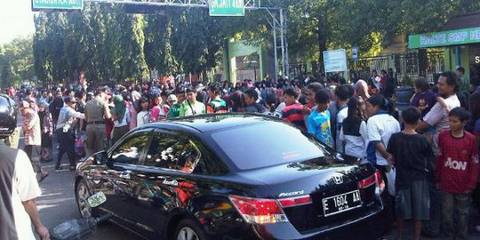 Terobos car free day pakai mobil, wali kota Cirebon dikecam
