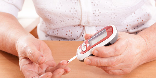 5 jenis tes darah yang perlu dilakukan setiap orang