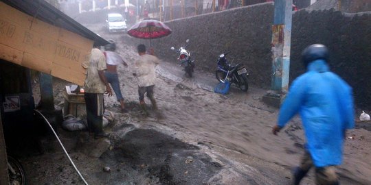 Rawan bencana, kantong lahar Gunung Kelud dikeruk Pemkab Kediri