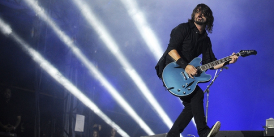 Diundang Pangeran Harry, Foo Fighters hibur penyandang cacat