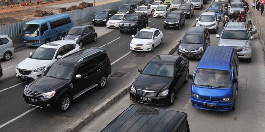 Tiap akhir pekan ribuan mobil pelat B bikin macet di Bandung