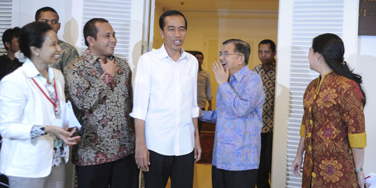 Jokowi persilakan anggota Tim Transisi daftar jadi menteri