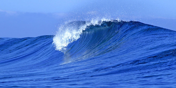 Terdampak topan Kalmaegi ombak Laut Jawa capai 3 meter 