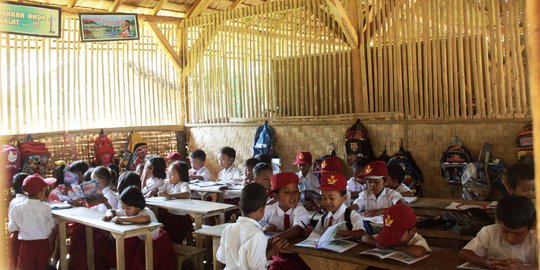 Nasib murid SD di Banten belajar di sekolah mirip kandang ternak