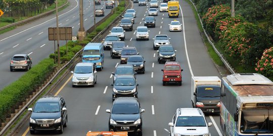 Ramai-ramai tolak plat B