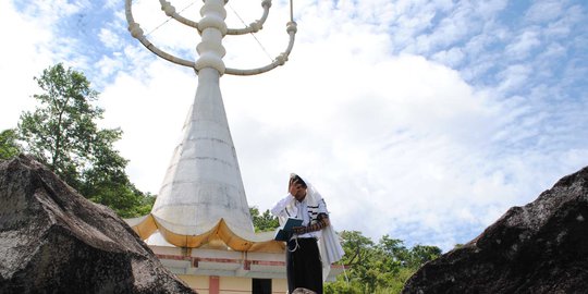 Pemuka kaum Yahudi Indonesia dikubur di San Diego Hills