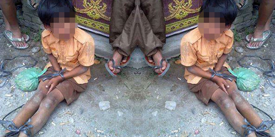 Foto anak diikat kaki & tangan karena mencuri hebohkan Facebook