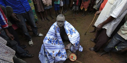 Ritual unik tradisi sunatan ala Kenya