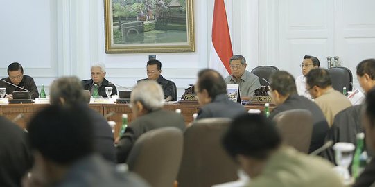 SBY danai rapat triliunan, benih kangkung justru impor