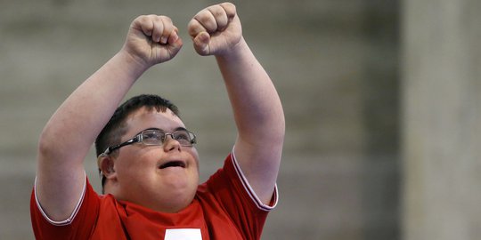Kegigihan atlet tunagrahita di Special Olympics Games 2014