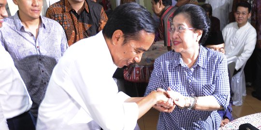 Diusulkan Jokowi jadi ketum lagi, Mega hampir telan biji salak