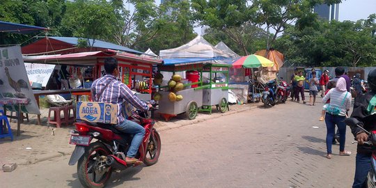 Pembatasan jam kunjung Monas efektif usir PKL bandel