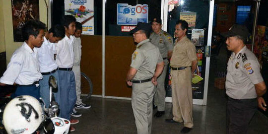 Bolos, 30 siswa di Mataram ditangkap saat main PS dan biliar